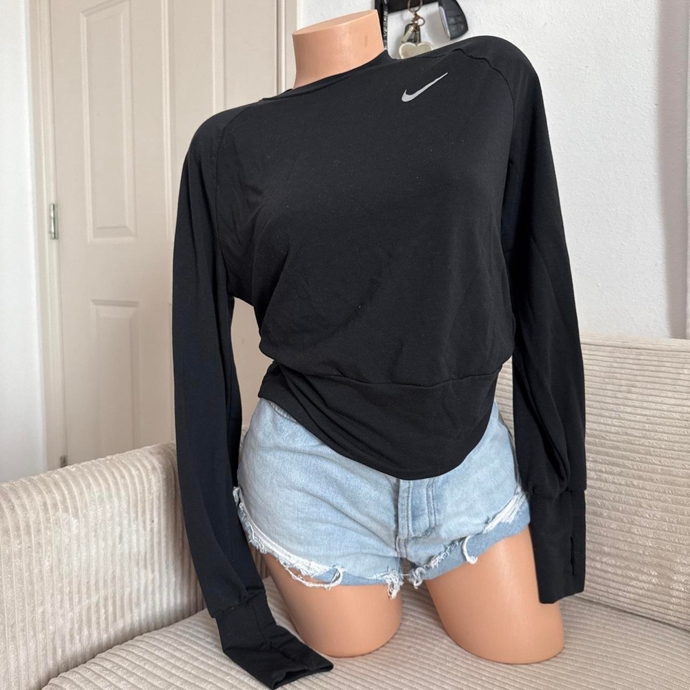 Nike Women's Therma Sphere Element Long Sleeve Top